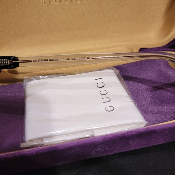 Authentic Gucci Sunglasses - Picture 5 of 7